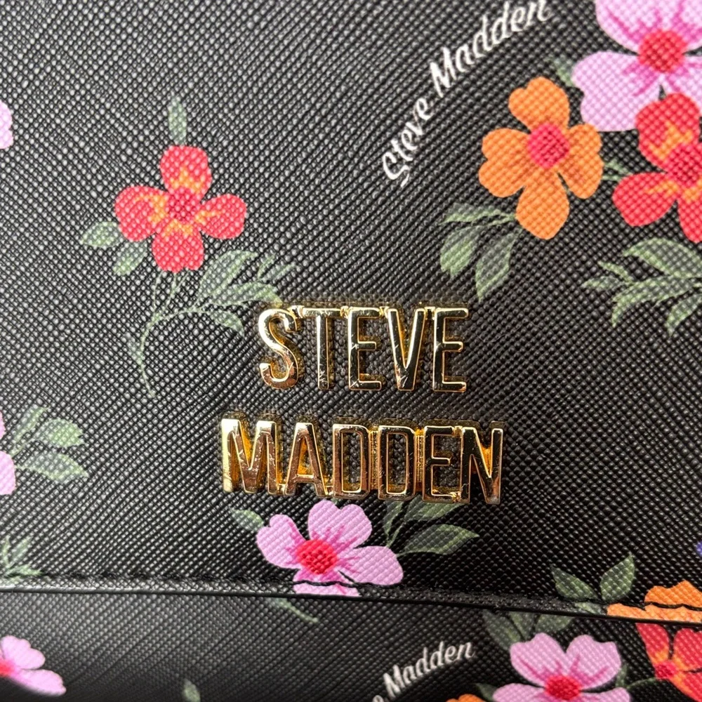 Steve Madden Black Floral Crossbody Bag - Picture 2 of 5